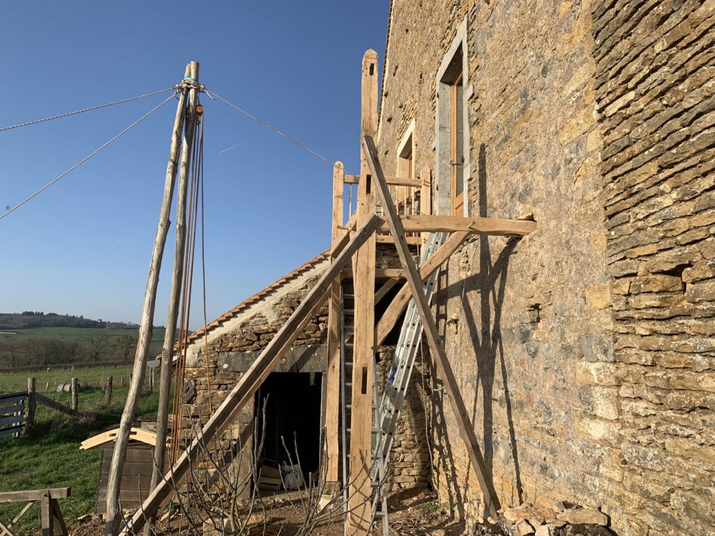 Charpente traditionnelle
Bois équarri
Chêne
Cluny
Saint Vincent des Prés